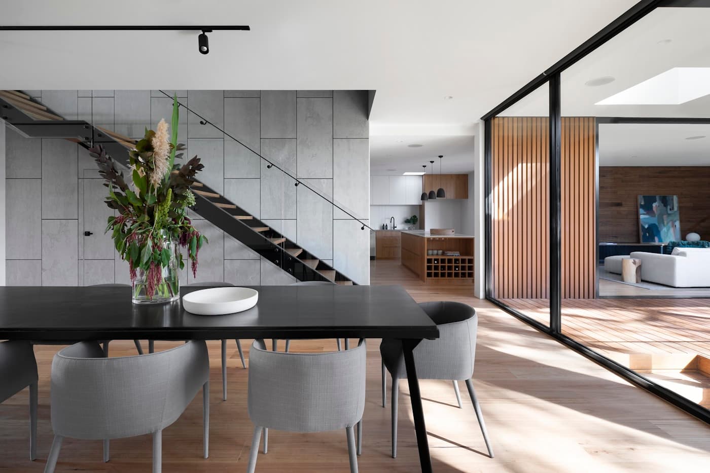 Tall unit and appliance stack in the kitchen
